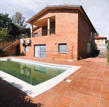 CHALET EN CERES GOLF