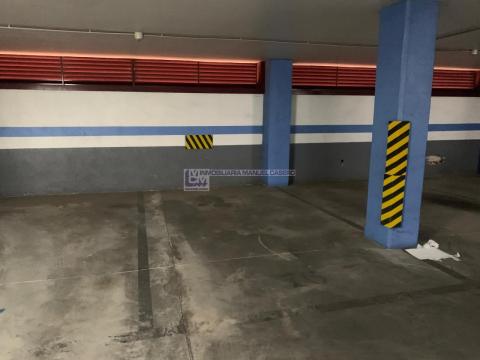 Plaza para coche en Centro.
