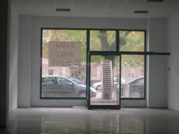 Local Comercial de 297 m<sup style='color: #898ba2;'>2</sup> y 1 baños en Centro.