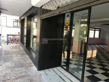 Local Comercial de 270 m<sup style='color: #898ba2;'>2</sup> y 2 baños en Centro.