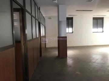 Local Comercial de 140 m<sup style='color: #898ba2;'>2</sup> y 1 baños en Colón.