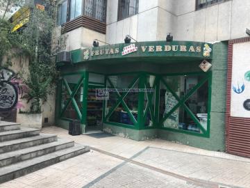 Local Comercial de 136 m<sup style='color: #898ba2;'>2</sup> y 1 baños en Centro.