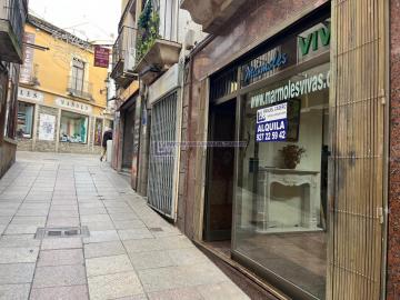 Local Comercial de 120 m<sup style='color: #898ba2;'>2</sup> en Centro.