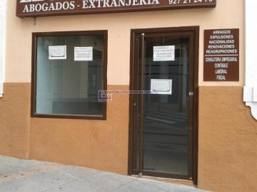 Local Comercial de 61 m<sup style='color: #898ba2;'>2</sup> y 1 baños en Centro.