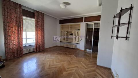 DUPLEX  EN EL CENTRO