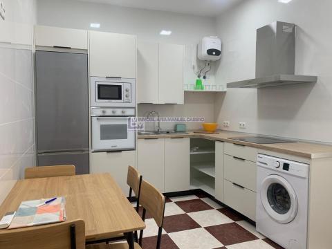 Piso de 80 m<sup style='color: #898ba2;'>2</sup> con 3 habitaciones y 1 baños en Colón.
