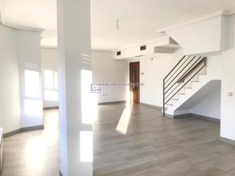 DUPLEX EN EL CENTRO